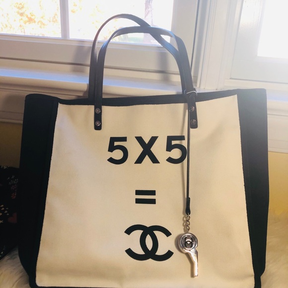 Pre loved authentic Chanel tote - Picture 14 of 16